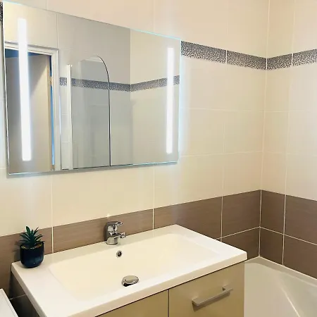 Apartment *le Golden Blue* Magnifique T3 A 5min Du Centre Avec Parking Gratuit Bellegarde-sur-Valserine